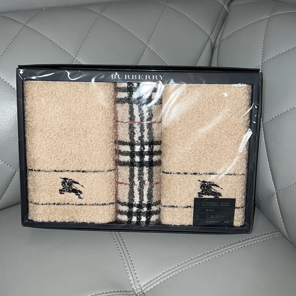 Burberry face/hand towel